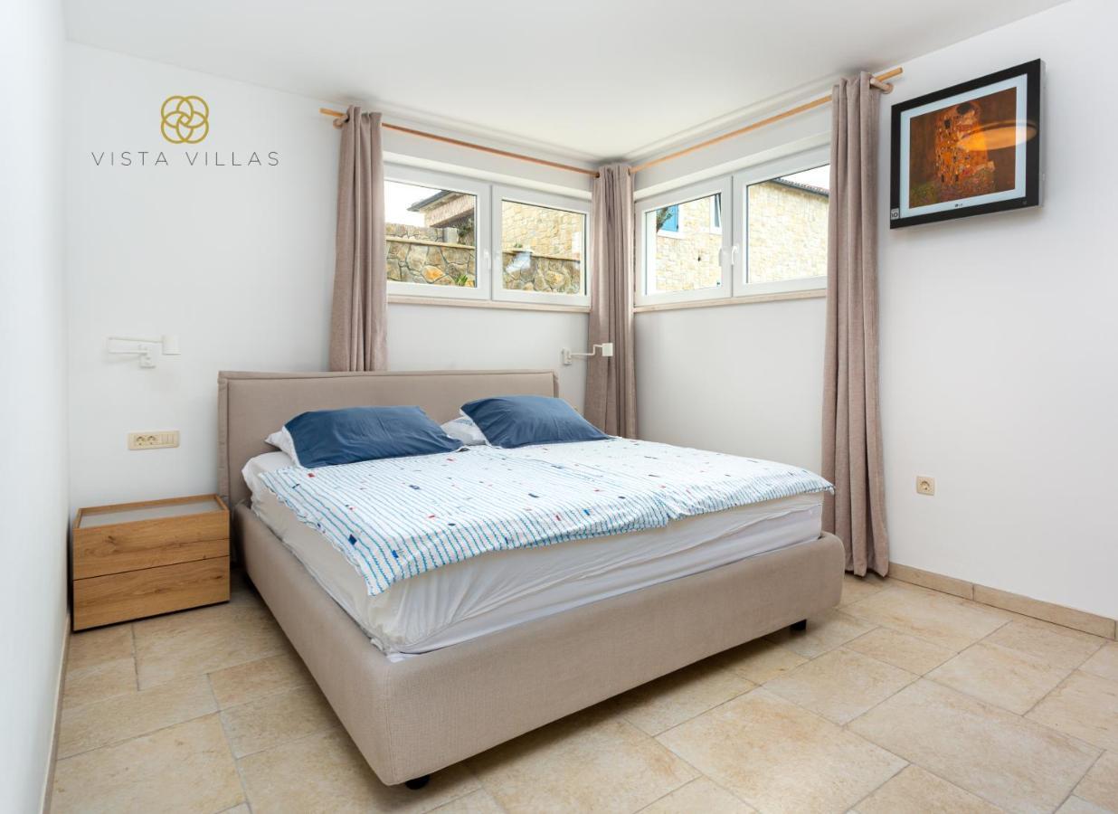 Vista Villas - Lazy Days Apartment Villa N Razanac Bagian luar foto